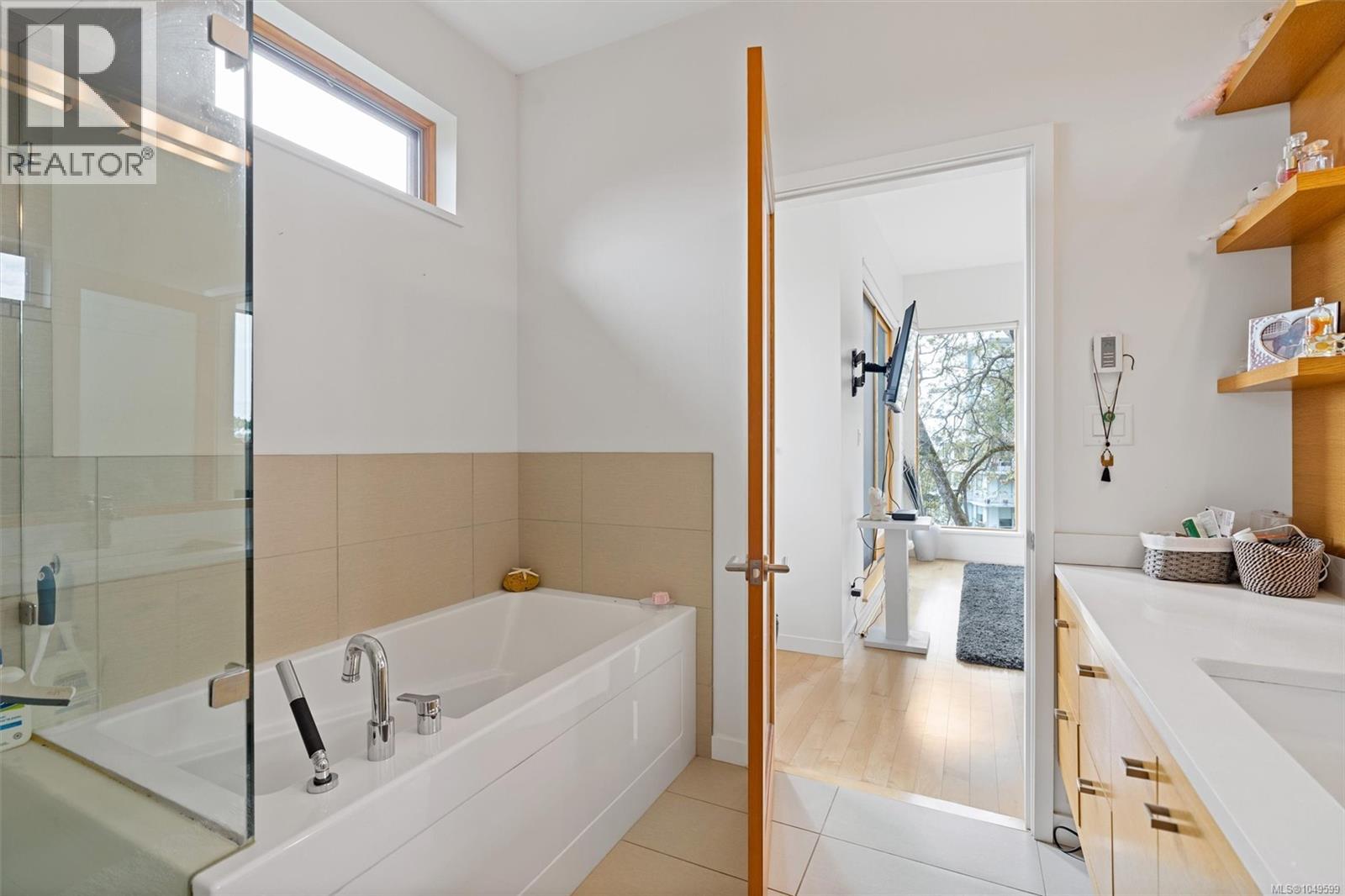  810 Rainbow Ridge Lane, Saanich