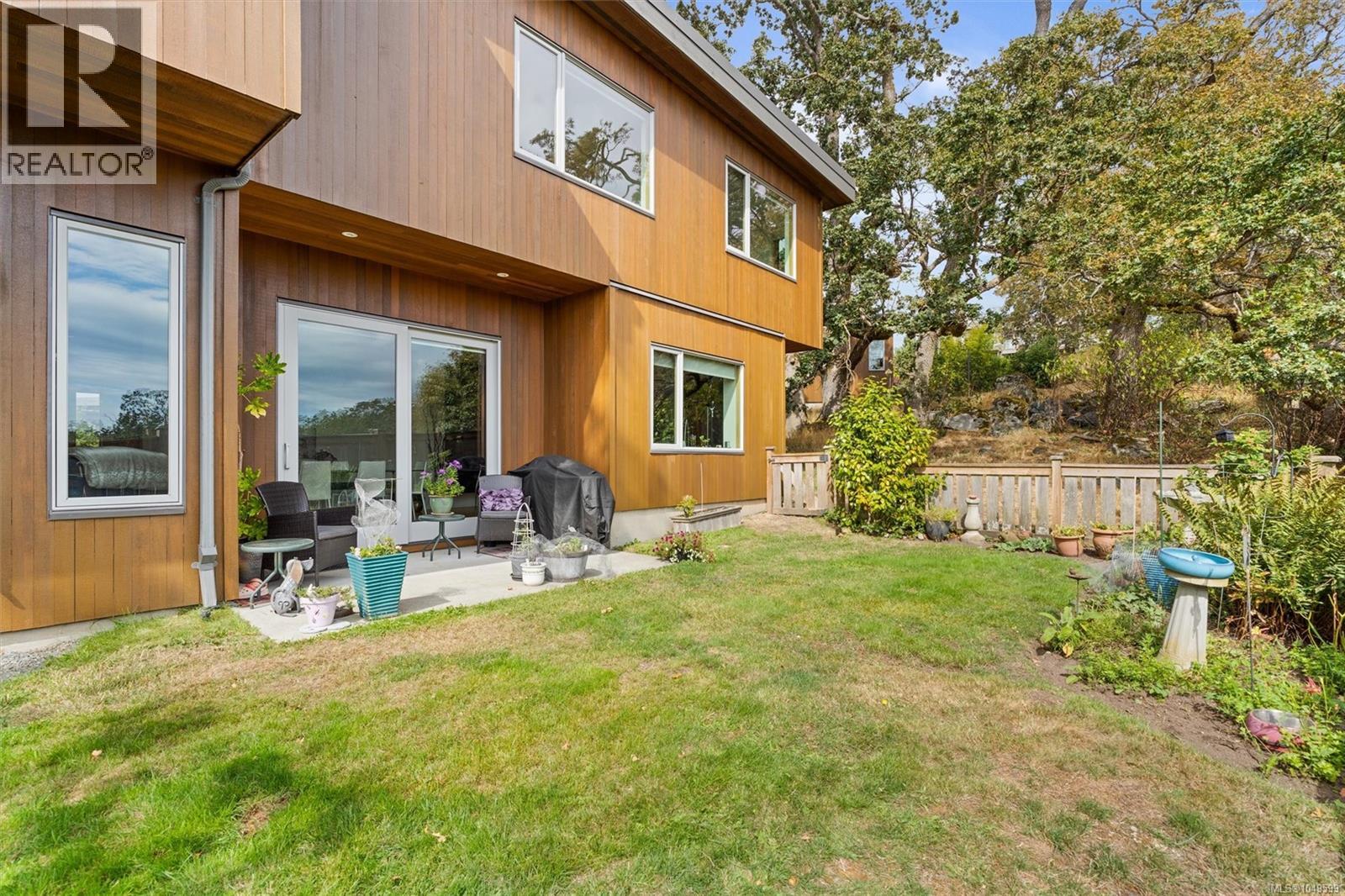  810 Rainbow Ridge Lane, Saanich