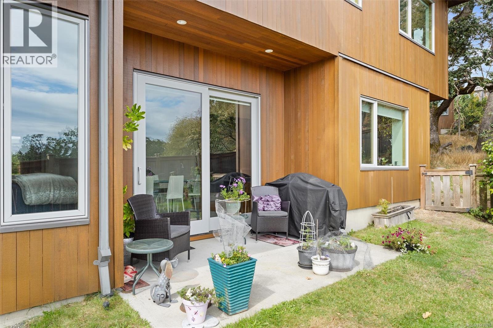  810 Rainbow Ridge Lane, Saanich