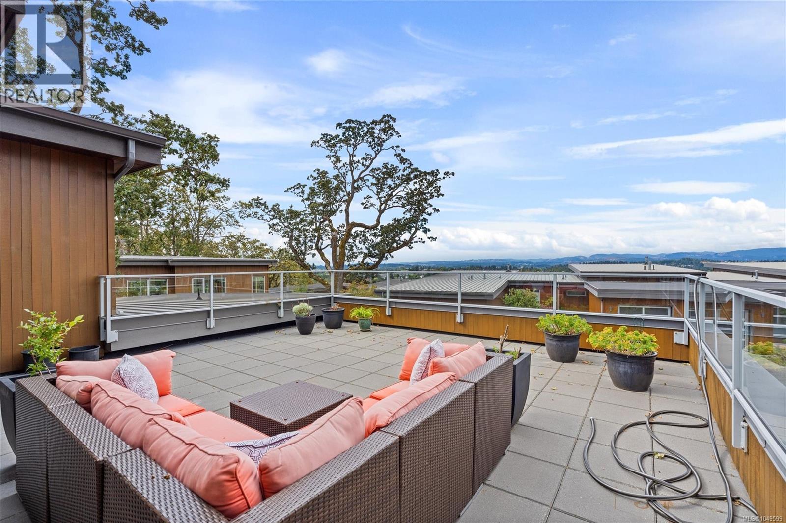  810 Rainbow Ridge Lane, Saanich