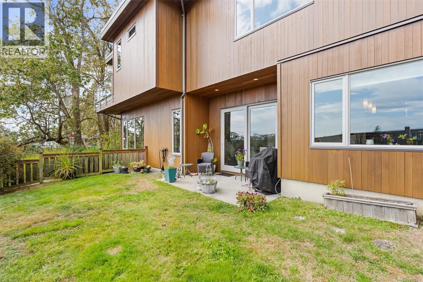 810 Rainbow Ridge Lane, Saanich