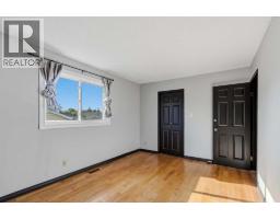 329 Ross Haven Drive, Fort Mcmurray, AB T9H3P2 Photo 12