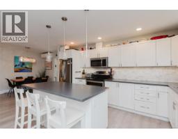 2086 Eardley Rd, Campbell River, BC V9W1L4 Photo 17