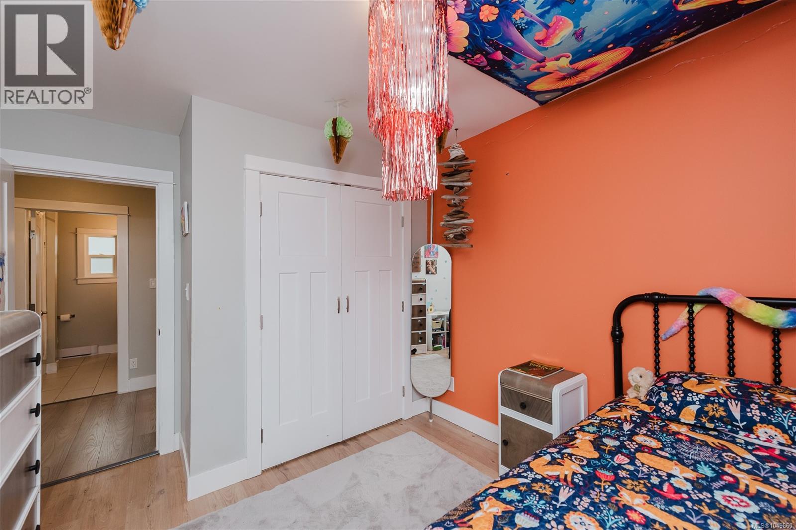 2086 Eardley Rd - Image 23