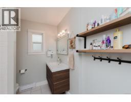 2086 Eardley Rd, Campbell River, BC V9W1L4 Photo 24