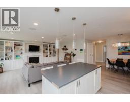 2086 Eardley Rd, Campbell River, BC V9W1L4 Photo 13