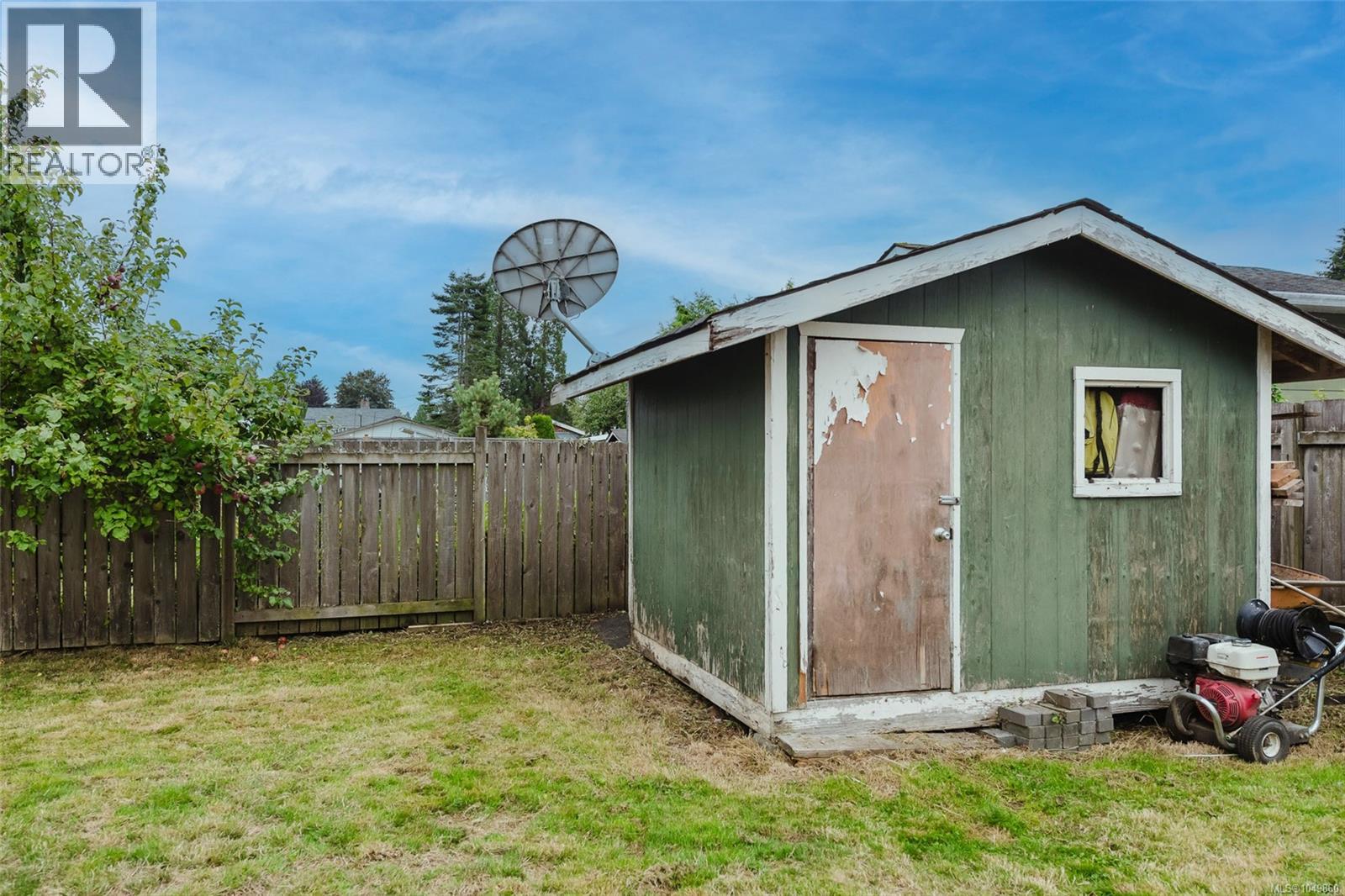 2086 Eardley Rd - Image 33