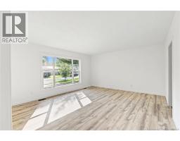 Family room - 91 Bates Street, Fredericton, NB E3A5B7 Photo 6