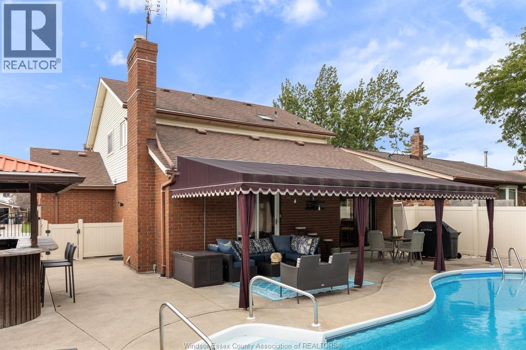1316 CARRIAGE LANE - 29