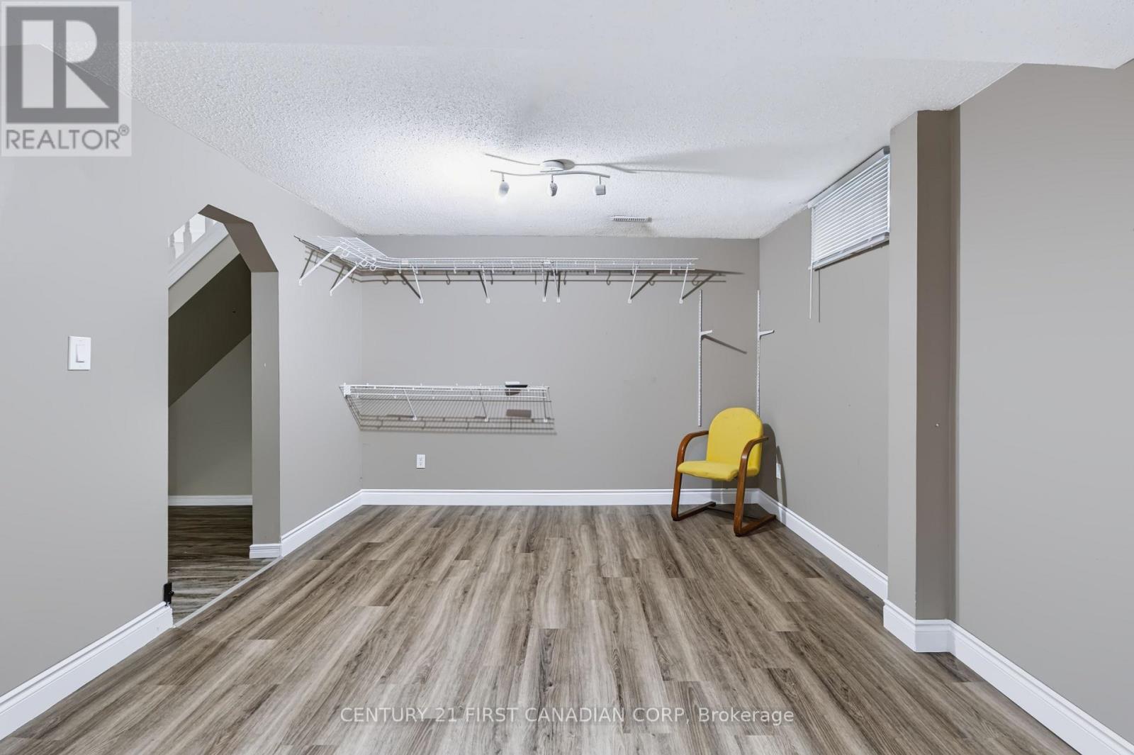 159 WALMER GARDENS - Image 37