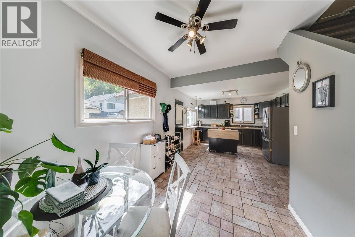 128 Haig Street, Warfield