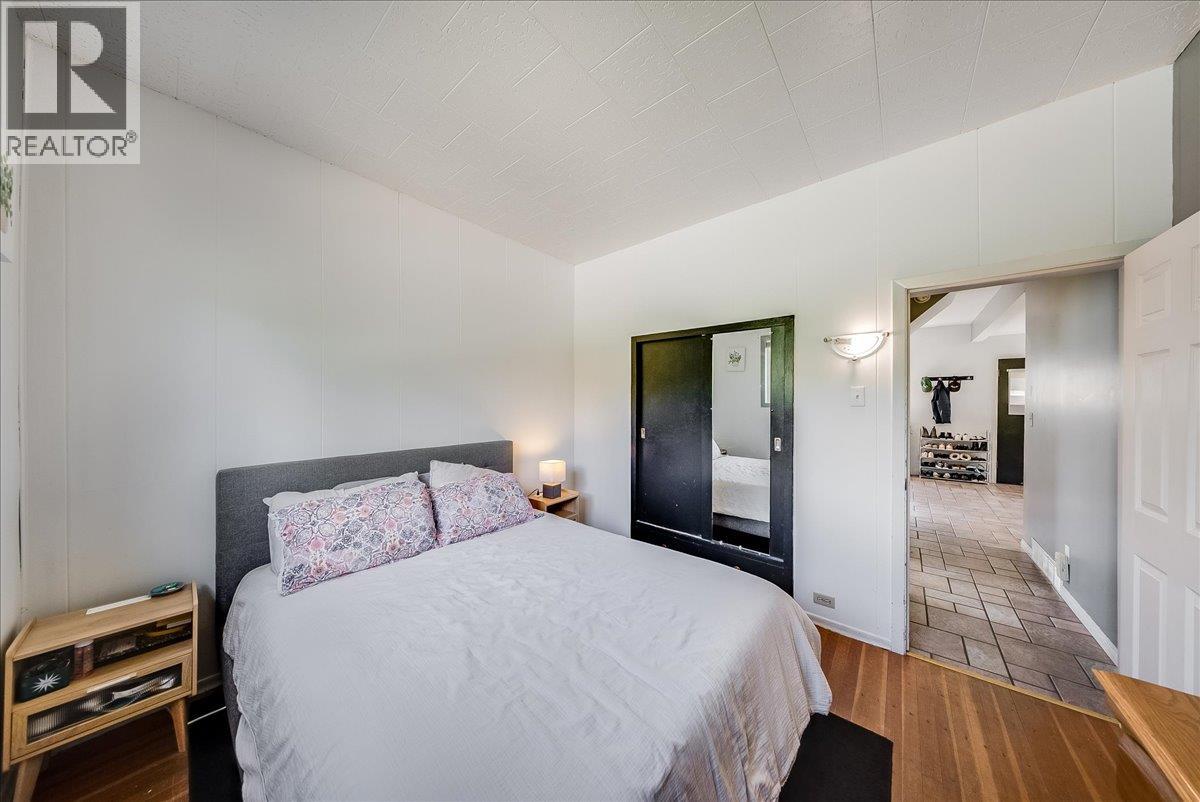 128 Haig Street, Warfield