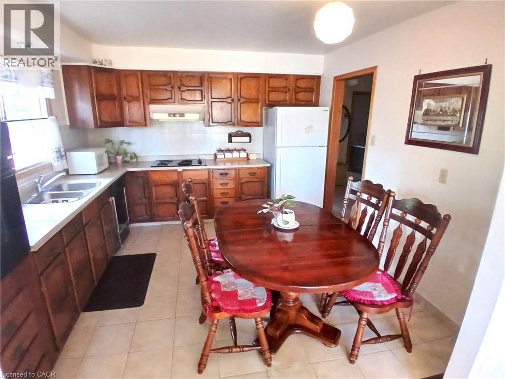 118 CRAIGROYSTON Road - 10