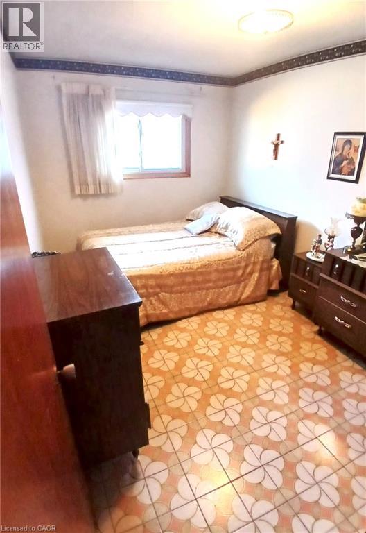 118 CRAIGROYSTON Road - 14