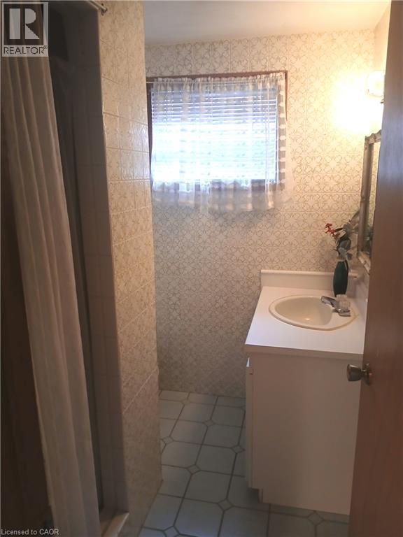 118 CRAIGROYSTON Road - 15