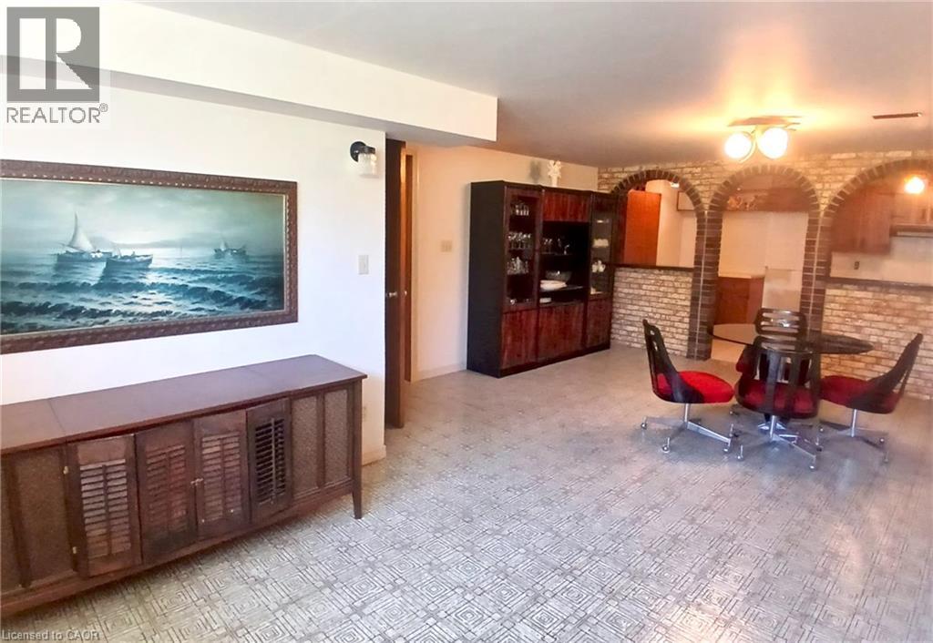 118 CRAIGROYSTON Road - 20