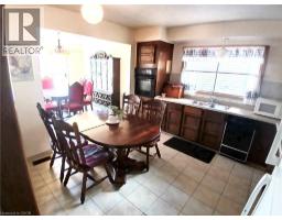 Kitchen - 118 Craigroyston Road, Hamilton, ON L8K3K1 Photo 11
