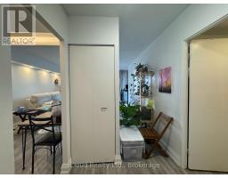 2423 - 33 Harbour Square, Toronto, ON M5J2G2 Photo 7