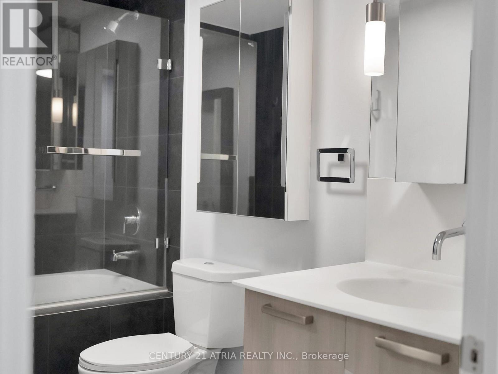 Photo of 318 - 95 BATHURST STREET