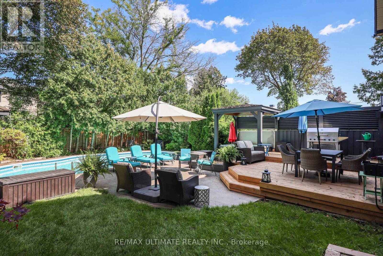 10 FIELD AVENUE - 26
