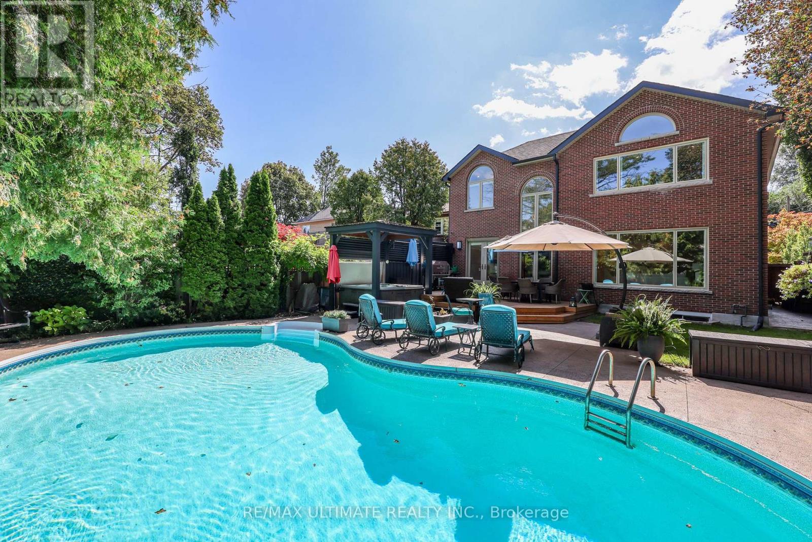 10 FIELD AVENUE - 28