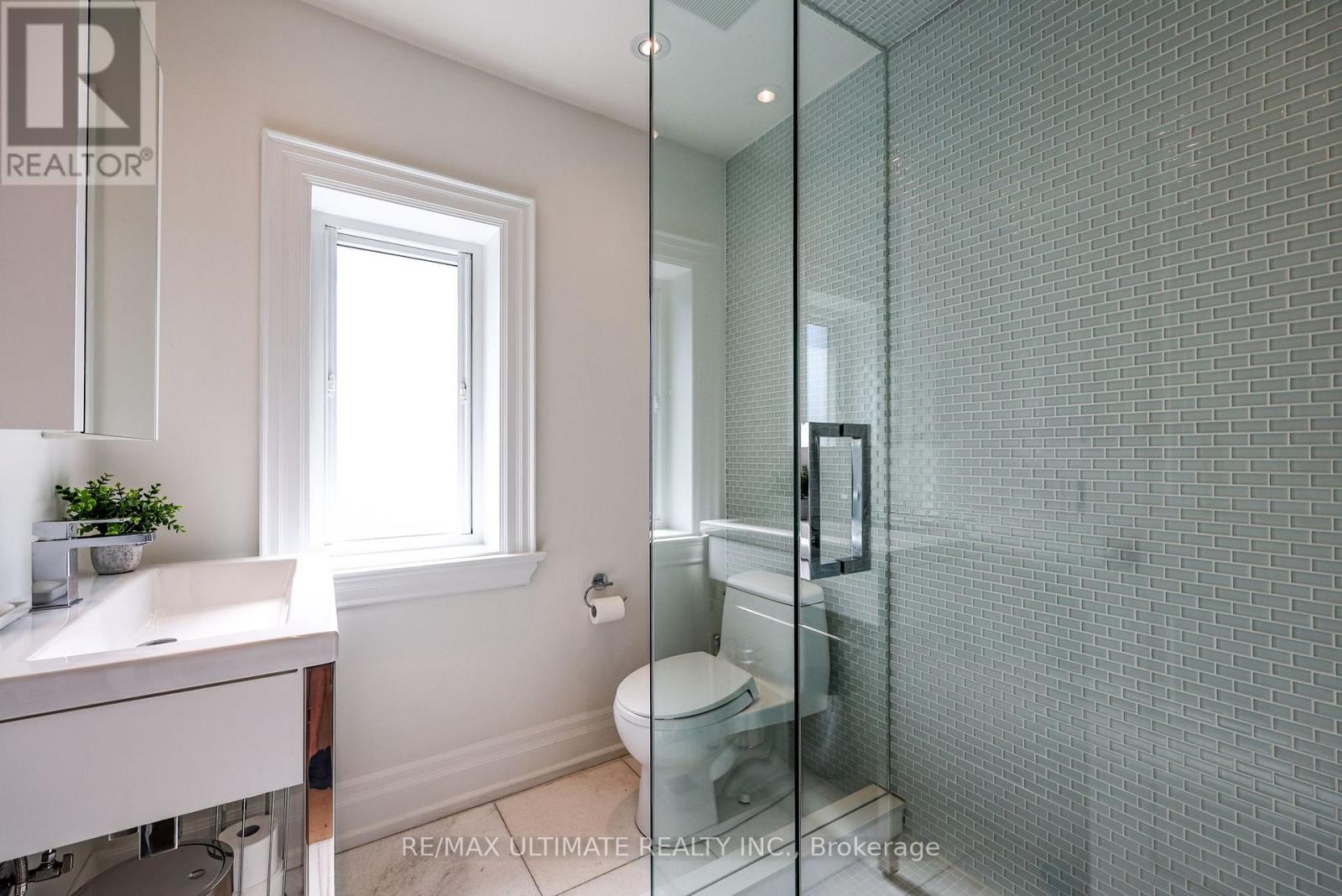 10 FIELD AVENUE - 45