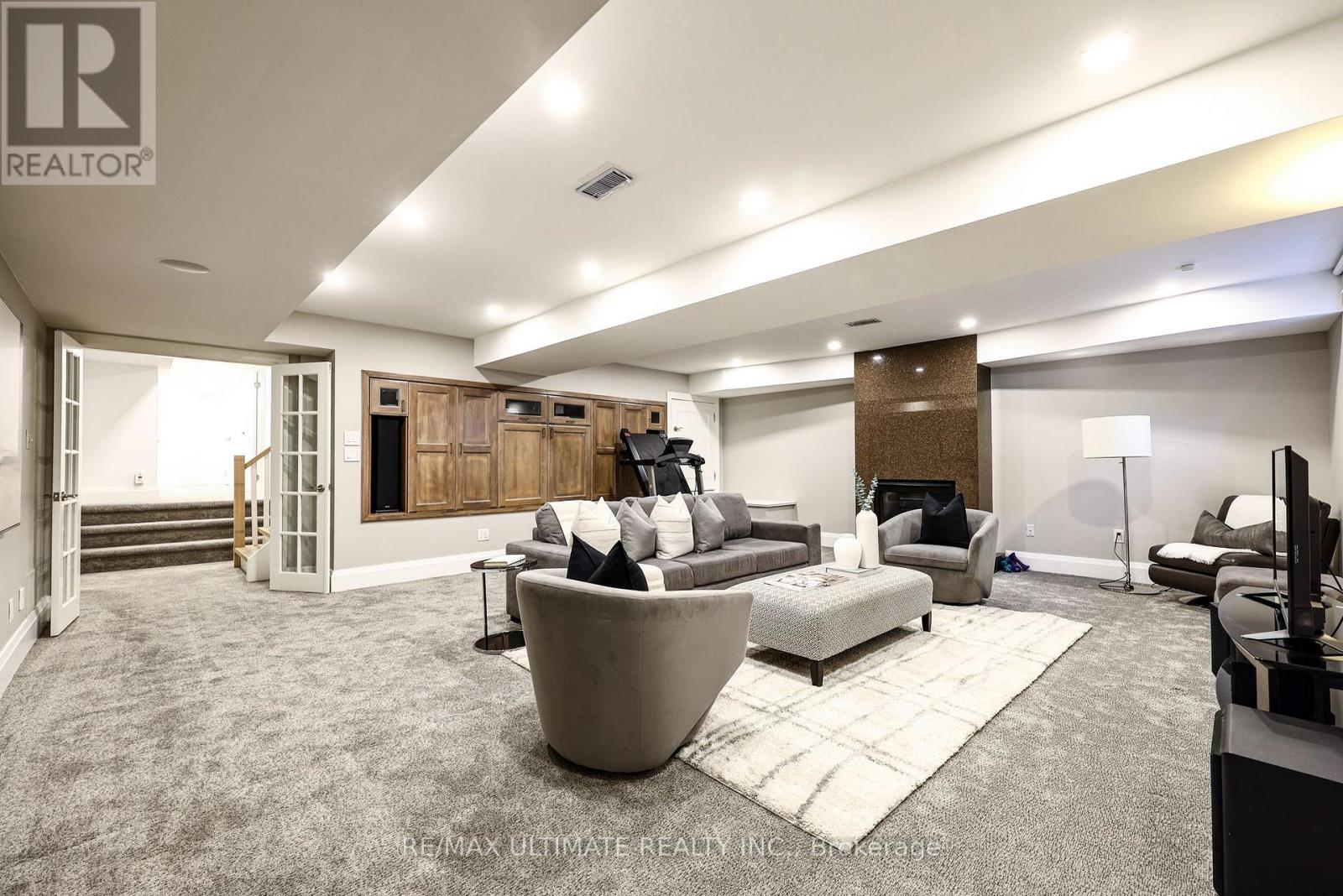 10 FIELD AVENUE - 47