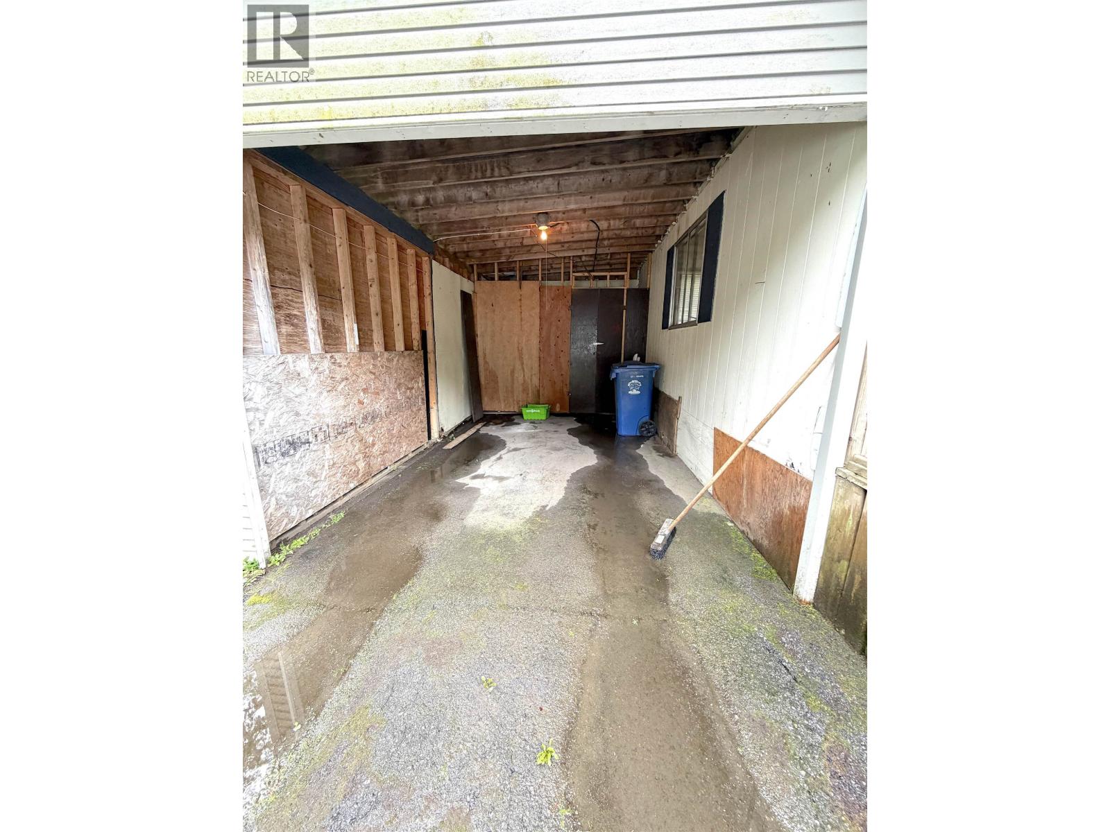 56 HAYS VALE DRIVE - 21