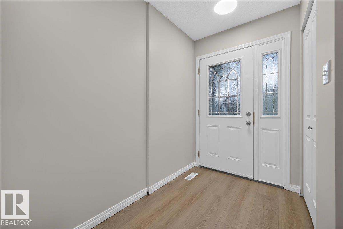 11413 96 ST NW - 6