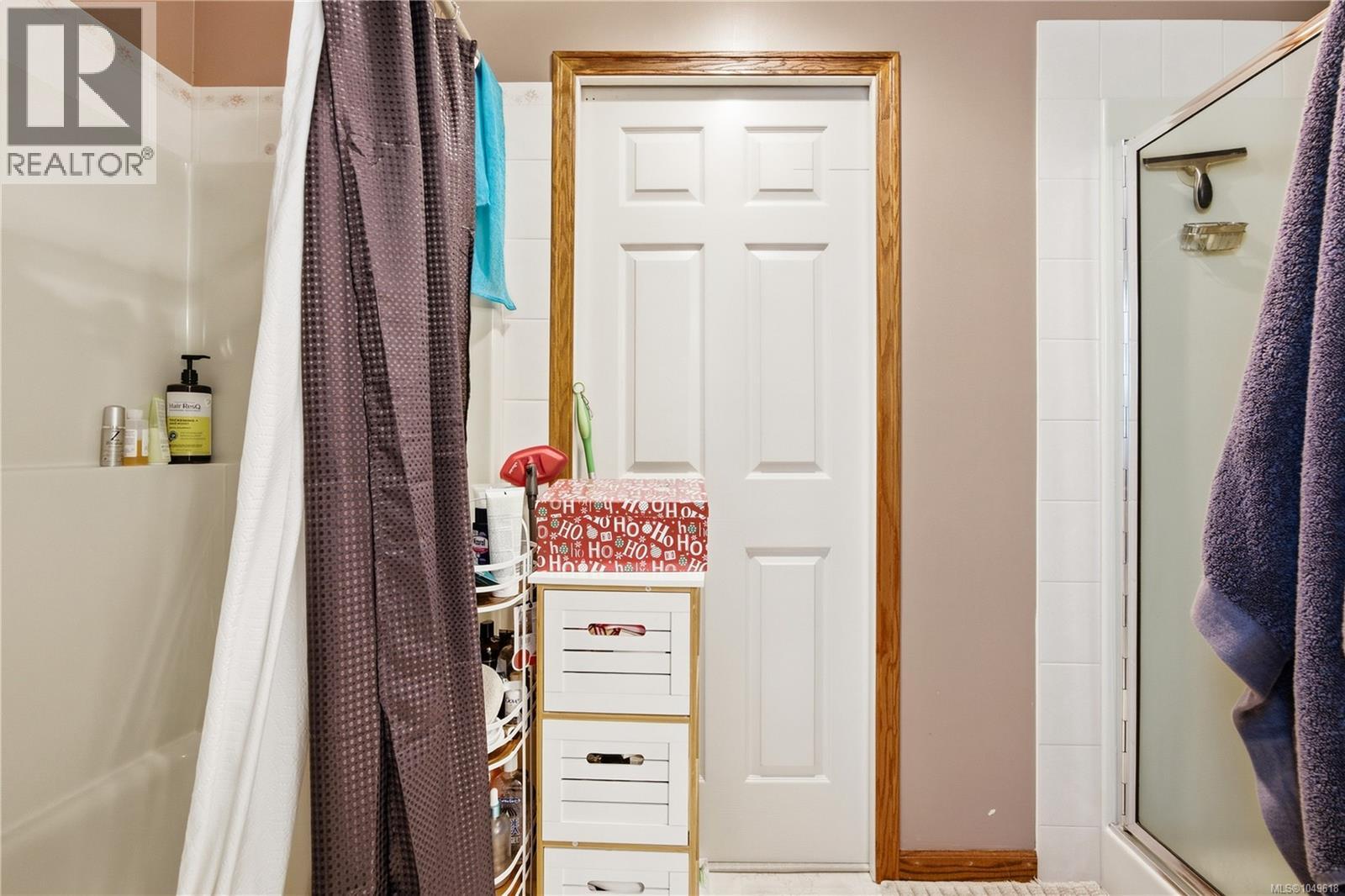3665 Glen Oaks Dr - Image 32