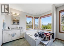 3665 Glen Oaks Dr, Nanaimo, BC V9T5L3 Photo 30