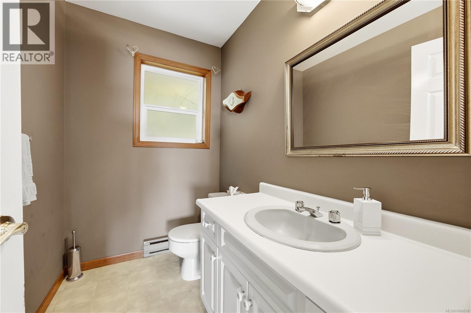 3665 Glen Oaks Dr - Image 24