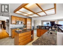 Family room - 3665 Glen Oaks Dr, Nanaimo, BC V9T5L3 Photo 13