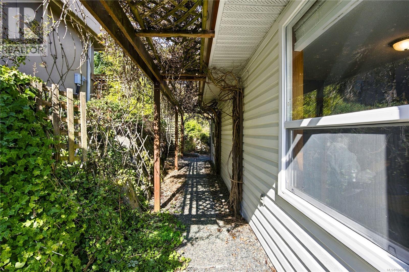 3665 Glen Oaks Dr - 50
