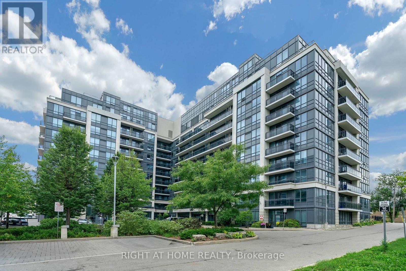 1021 - 370 HIGHWAY 7 E
