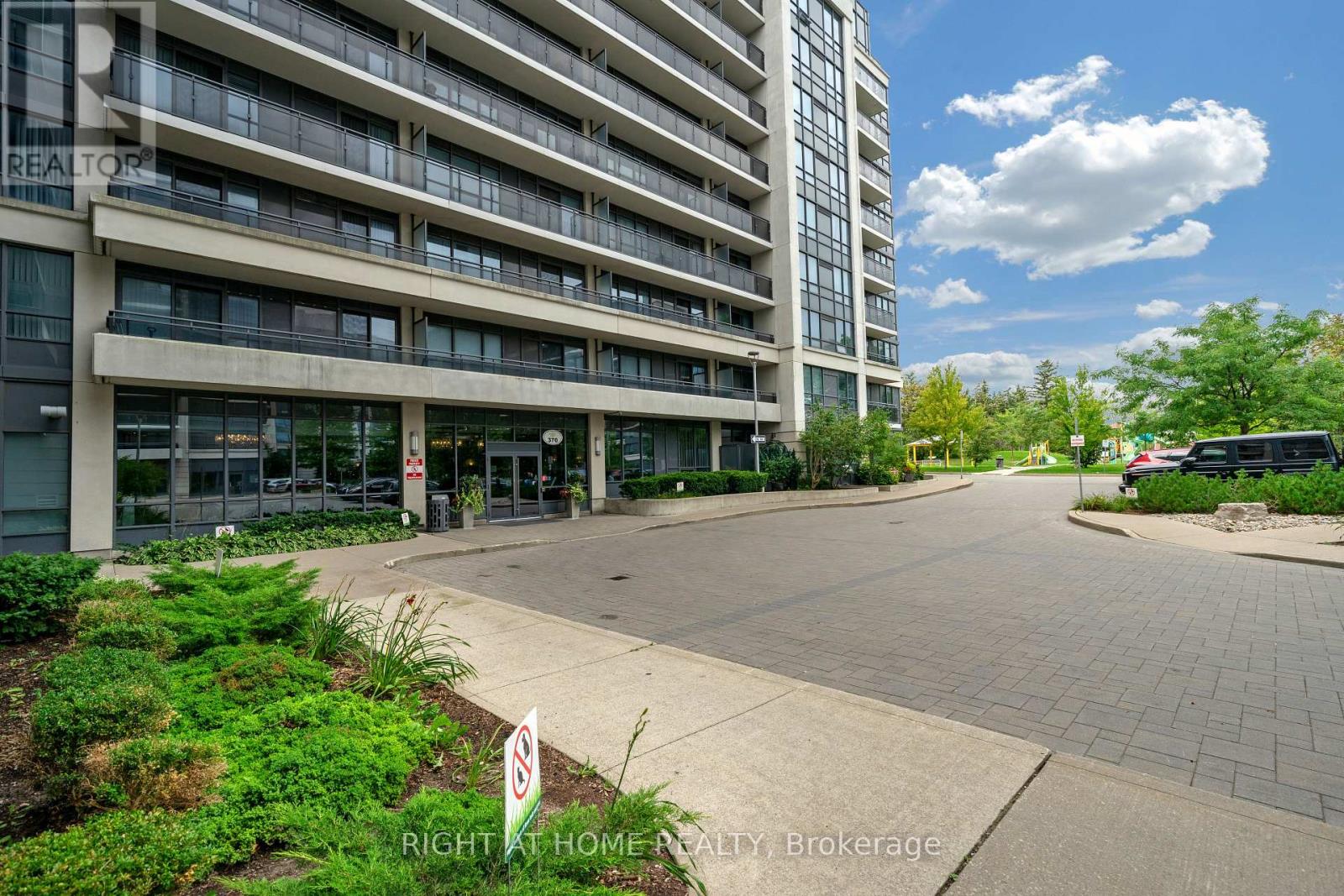 #1021 370 HIGHWAY 7 E - 26