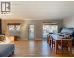 Living room - 2243 First Avenue, Rossland, BC V0G1Y0 Photo 10
