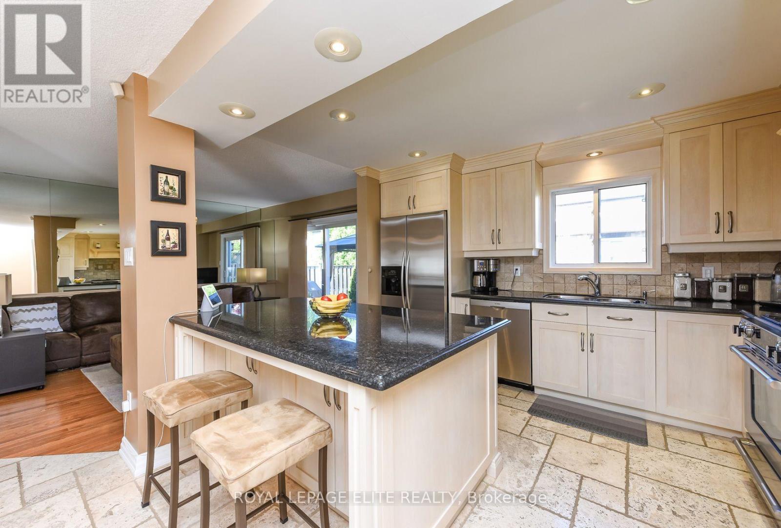 67 ELMBROOK CRESCENT E - 15