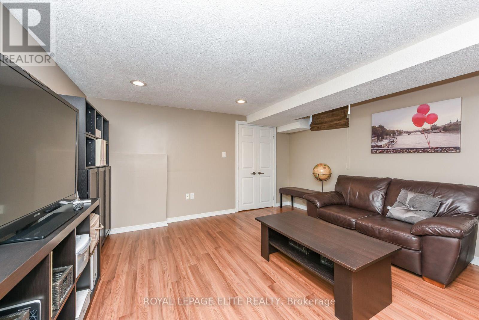 67 ELMBROOK CRESCENT E - 32