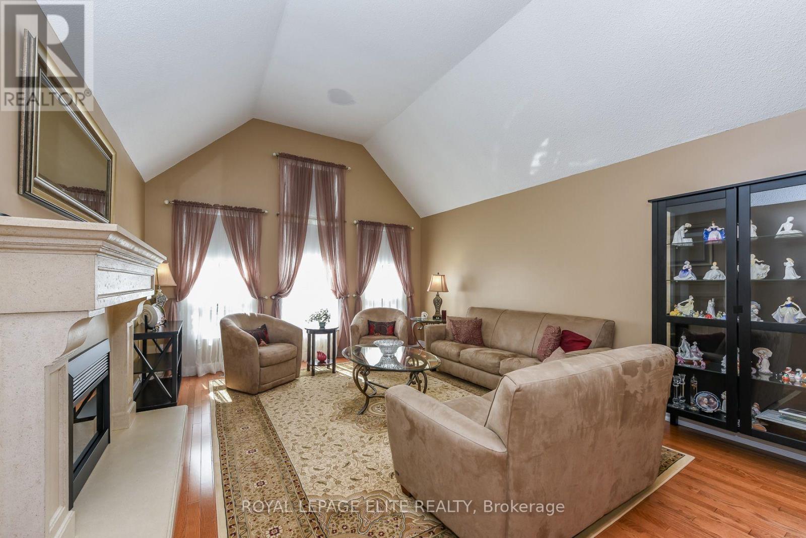 Photo of 67 ELMBROOK CRESCENT E