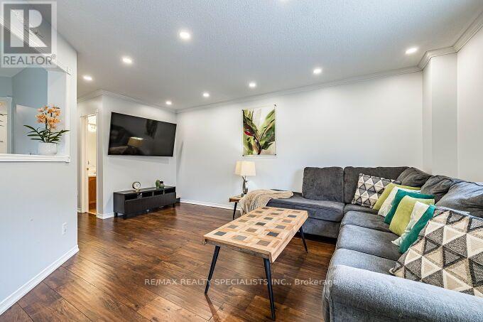 37 PEACHLEAF CRESCENT - 23