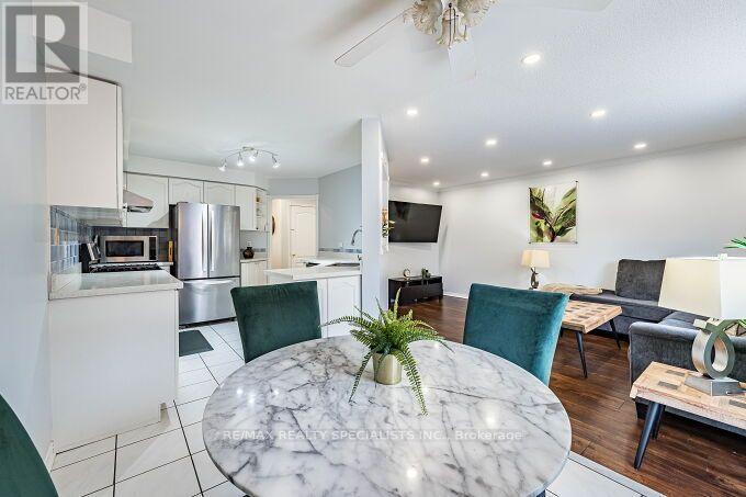 37 PEACHLEAF CRESCENT - 24