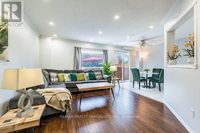 37 PEACHLEAF CRESCENT - 25