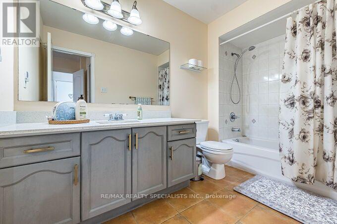 37 PEACHLEAF CRESCENT - Image 33