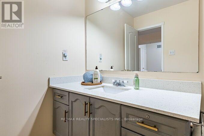 37 PEACHLEAF CRESCENT - 35