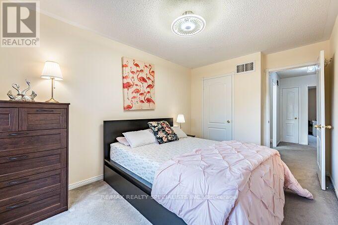 37 PEACHLEAF CRESCENT - 40