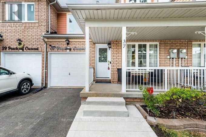 Photo of 37 PEACHLEAF CRESCENT