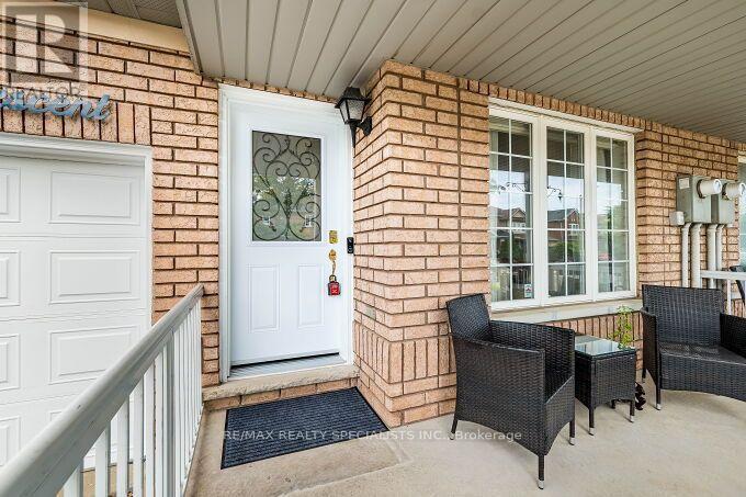 Photo of 37 PEACHLEAF CRESCENT