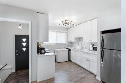 Eat in kitchen - 12 Richardson Avenue, Winnipeg, MB R2V2N2 Photo 7