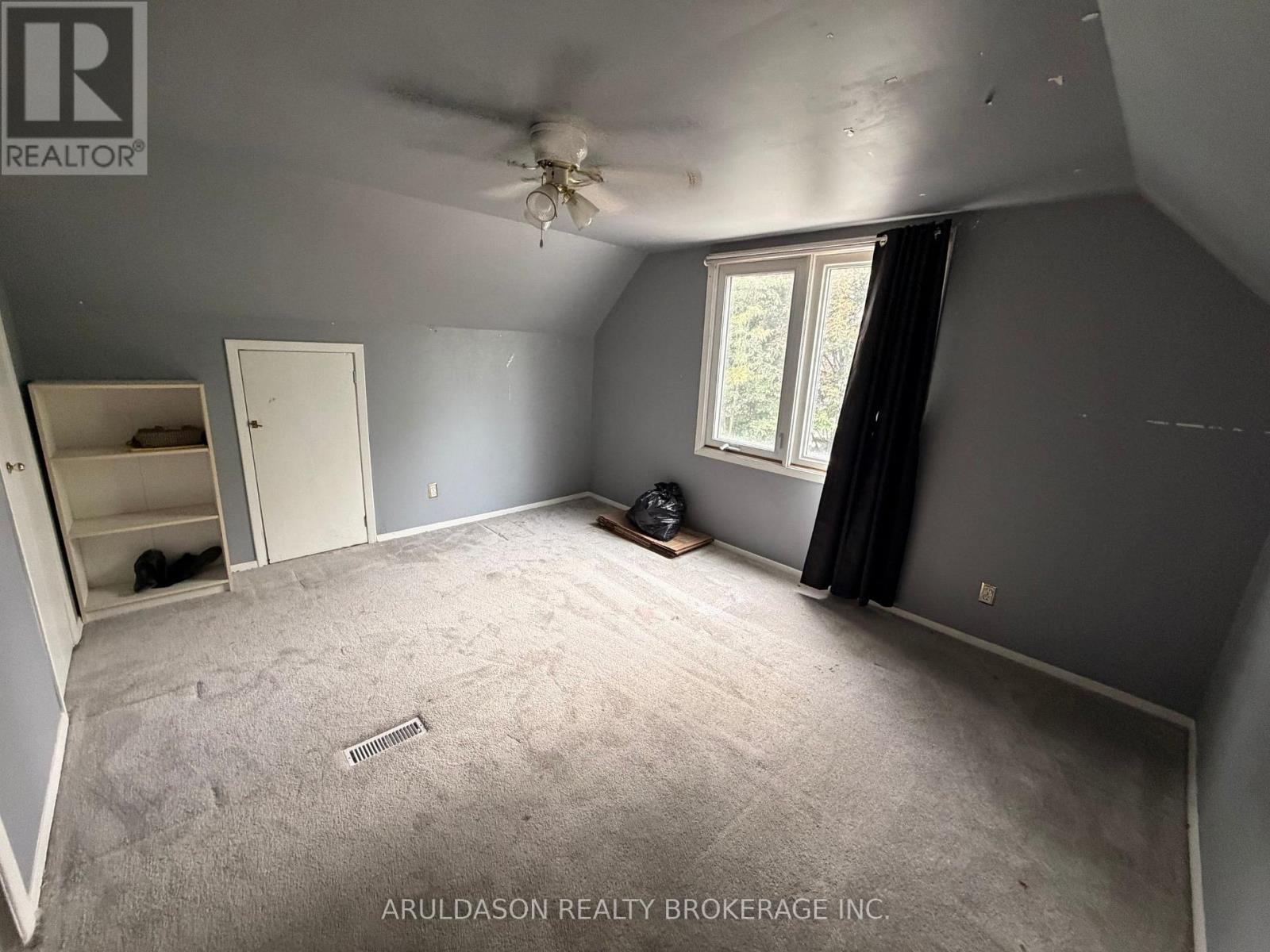 457 MONTCALM AVENUE - 10